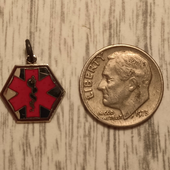 Vintage Medical Alert Charm - Picture 3 of 4